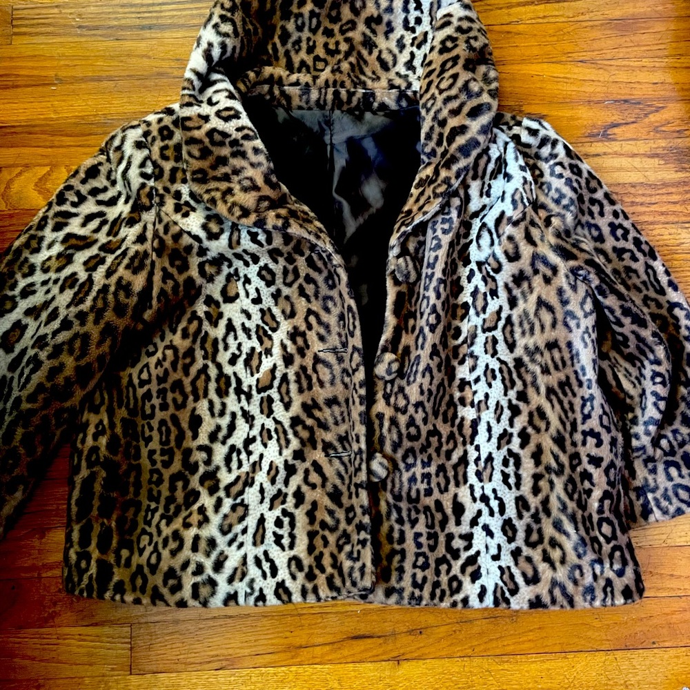 Leopard print Jacket 3/4 sleeve - boxy around waist, like swing style-warm soft